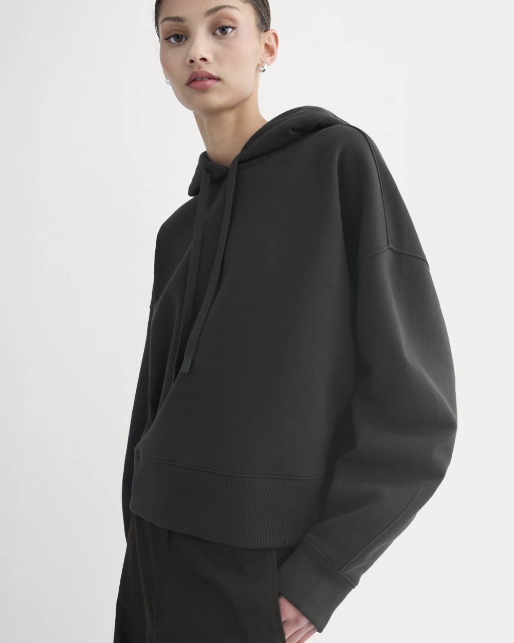 Cropped Luxe Fleece Hoodie | Black - Image 4