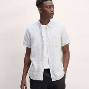 The Classic Short-Sleeve Shirt in Linen | White / Black