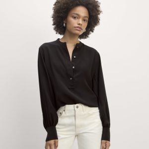 The Henley Shirt in Washable Silk | Black