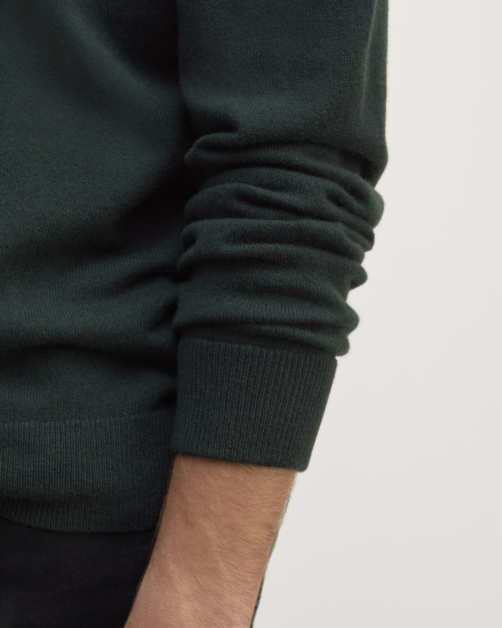 The Cashmere V-Neck Sweater | Scarab - Image 5