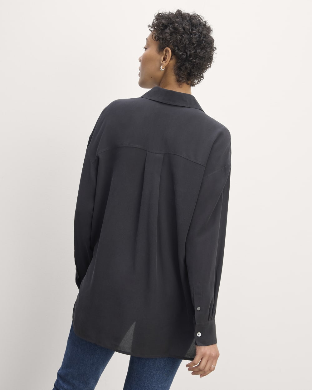 The Boyfriend Shirt in Washable Silk | Black - Image 6