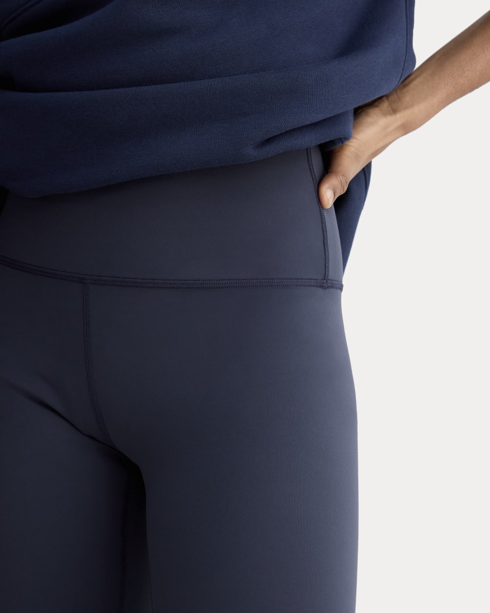 The Perform 24/7 Legging | Navy | 25 Inseam - Image 4