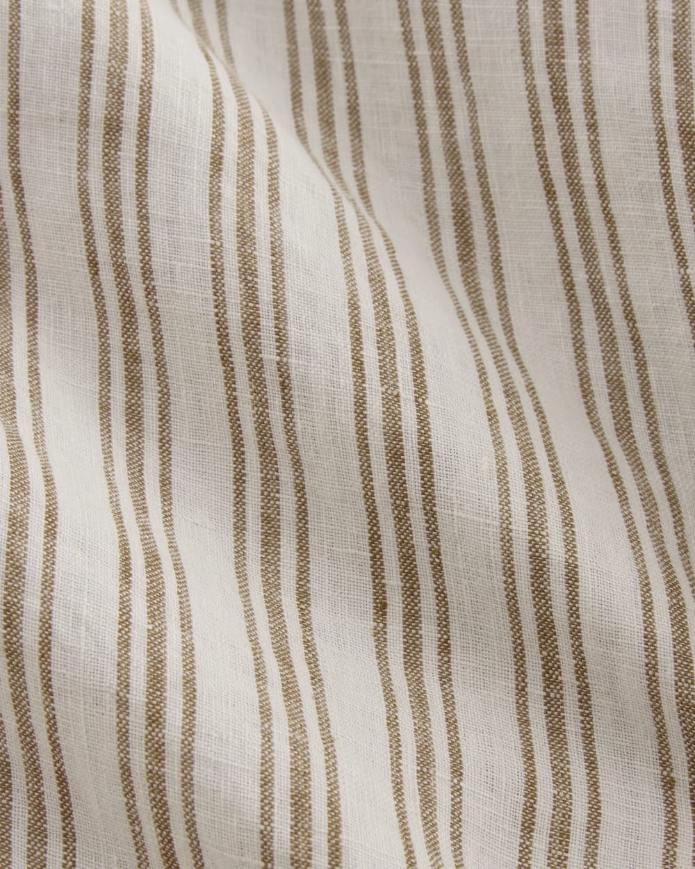 The Classic Shirt in Linen | Bone / Toasted Coconut - Image 6