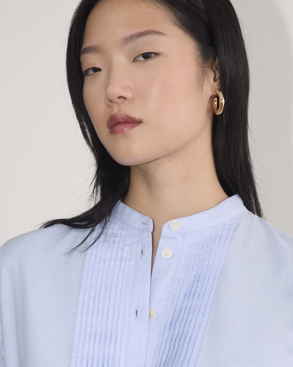 The Tuxedo Shirt in Silky Cotton | Light Blue - Image 4