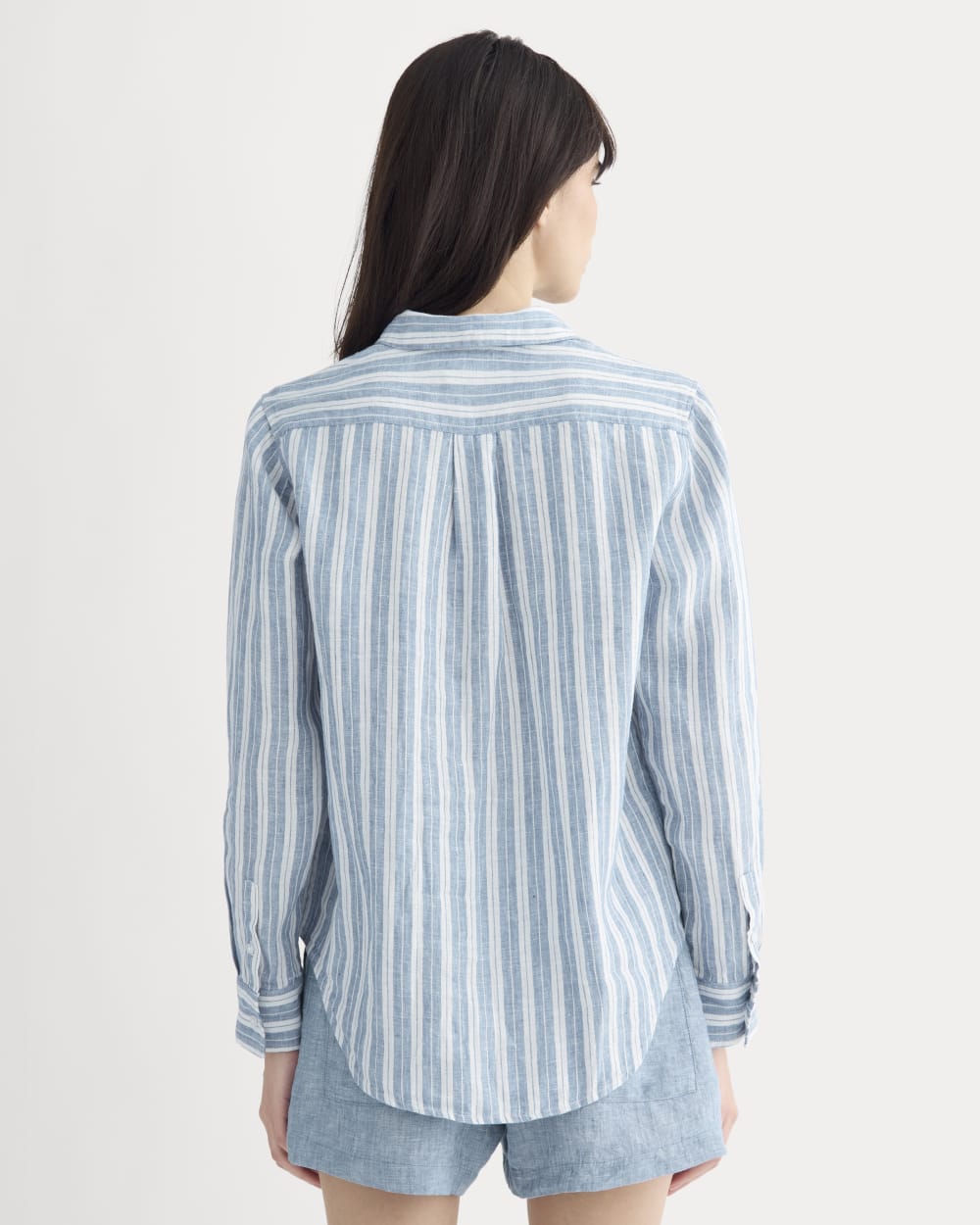 The Must-Have Shirt in Linen | Soft Cobalt/Bone - Image 4