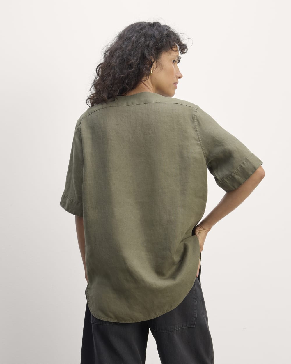 The Bib Shirt in Linen | Kalamata - Image 5