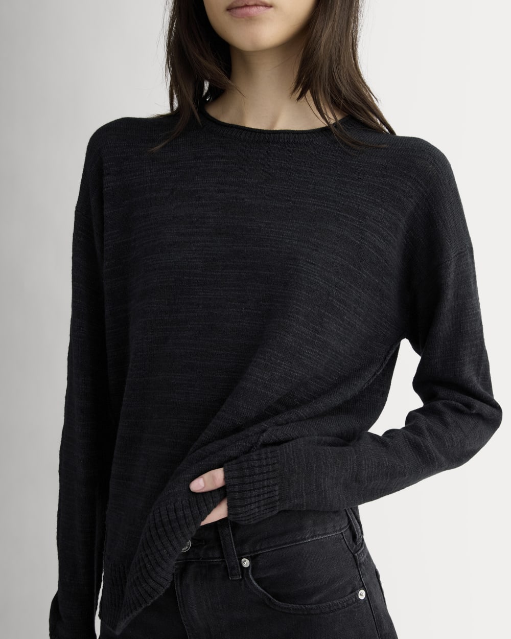 The Slouch Sweater in Cotton Linen | Black - Image 4
