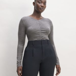 The Ruched V-Neck Tee in Butterluxe | Heather Charcoal