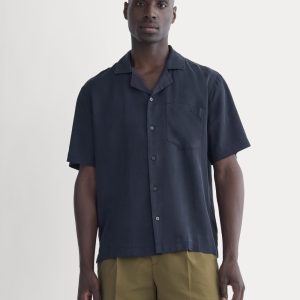 The Resort Shirt in Butterlite | Navy