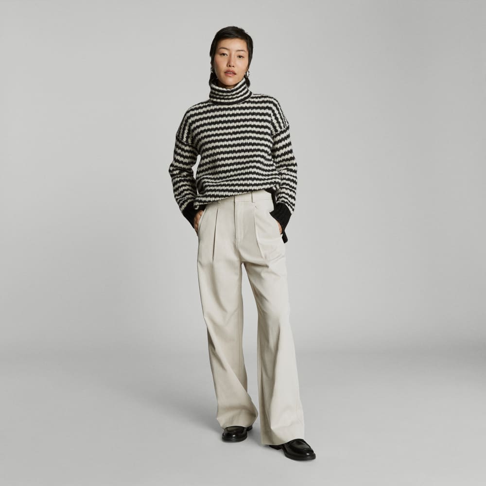 The Cloud Turtleneck | Black / Oatmeal - Image 6