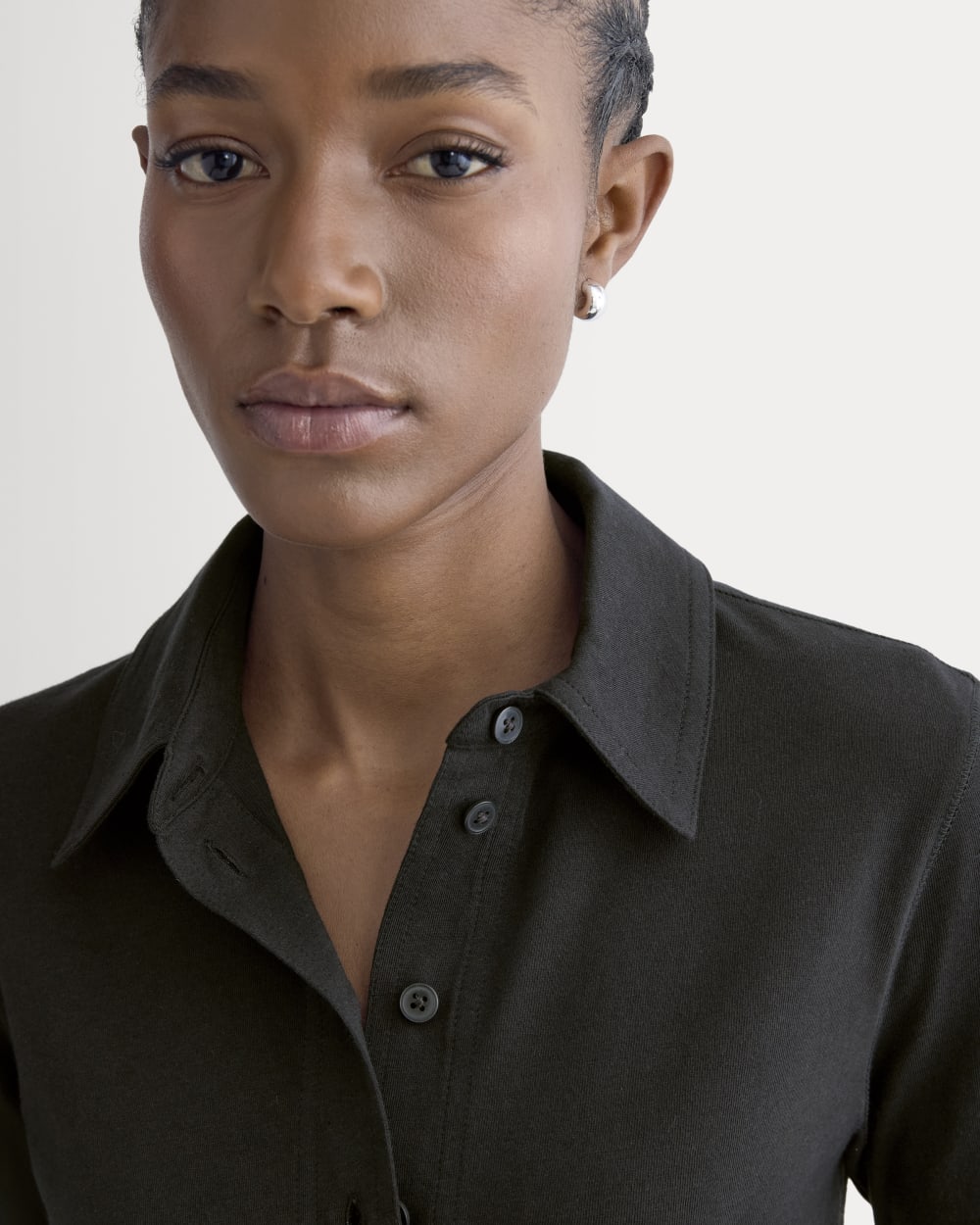 Button-Up Shirt in Essential Cotton | Black - Image 4