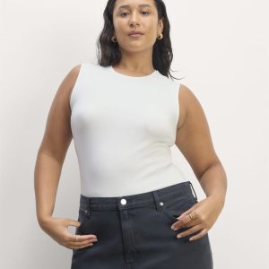 The Form Tank | White