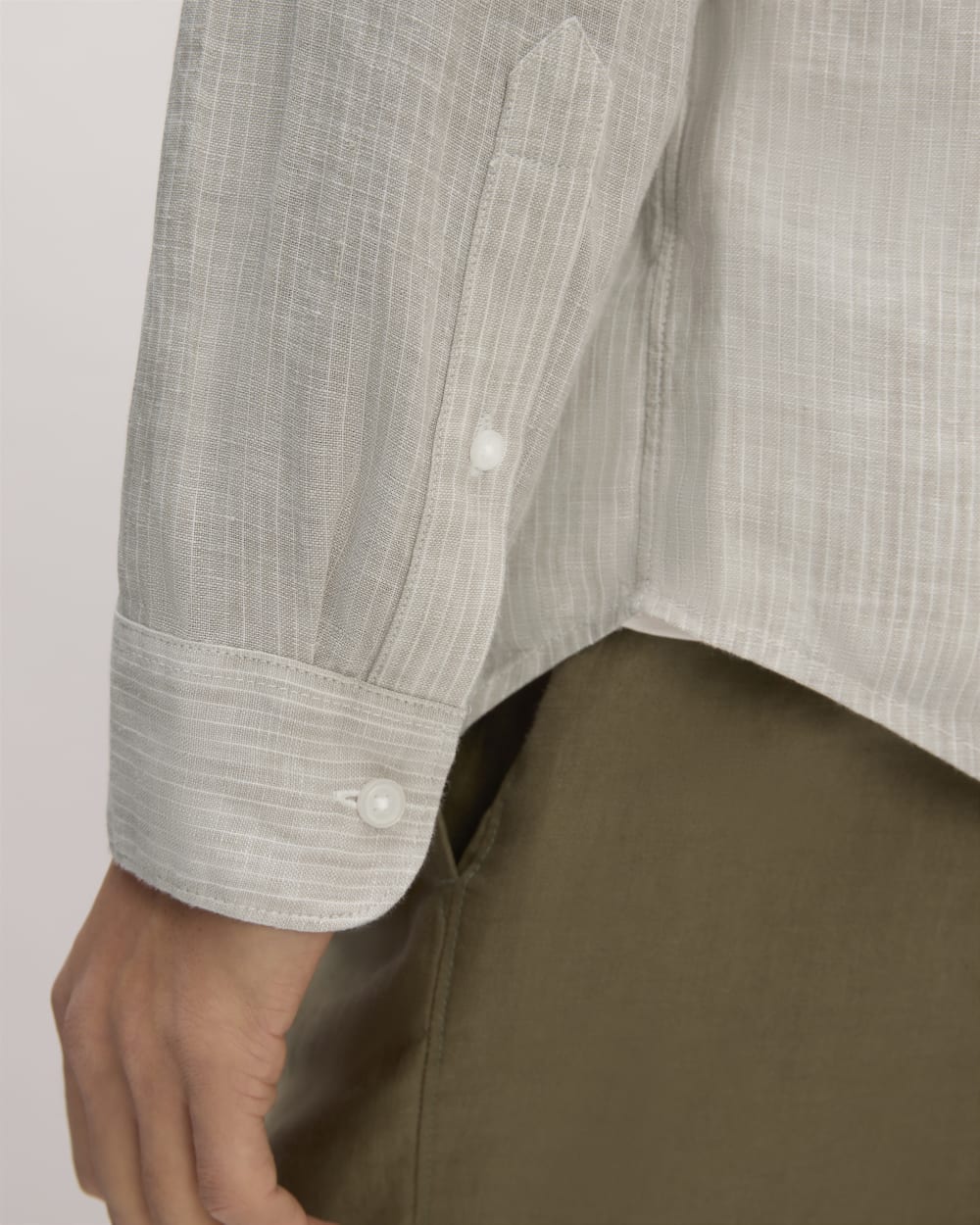 The Classic Shirt in Linen | Stone / White - Image 5