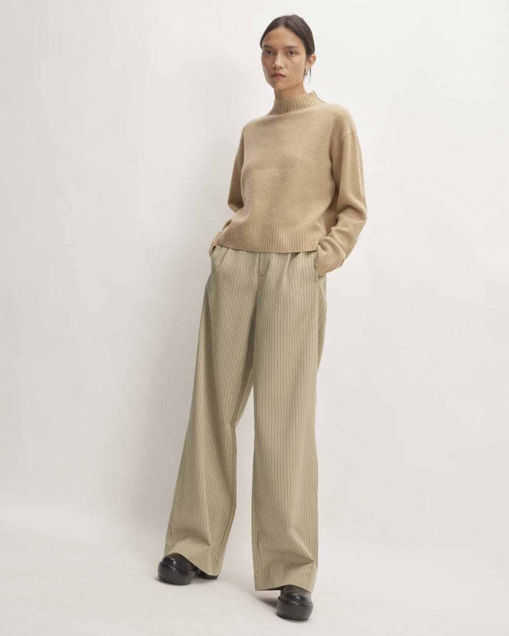 The Draper Pleated Pant in Buttersmooth | Cornstalk / Black | 30 Inseam