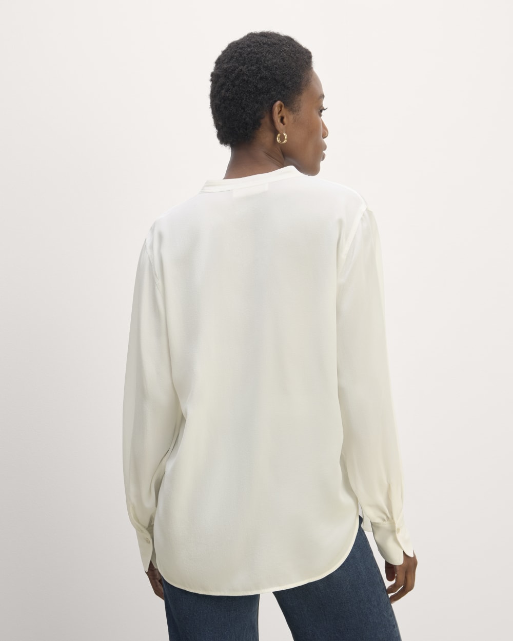The Henley Shirt in Washable Silk | Off-White - Image 6