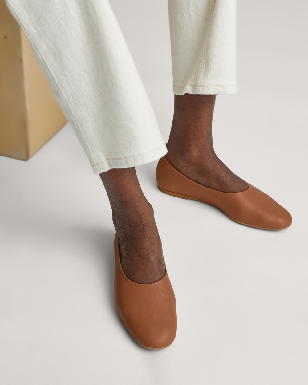 The Day Glove in Narrow Fit | Toasted Almond - Image 2