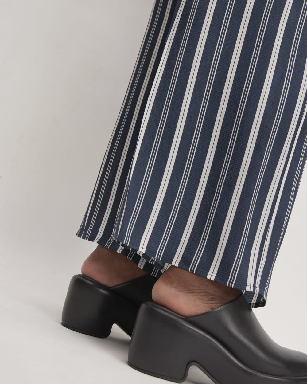 The Satin Pull-On Pant | Navy / Bone - Image 5