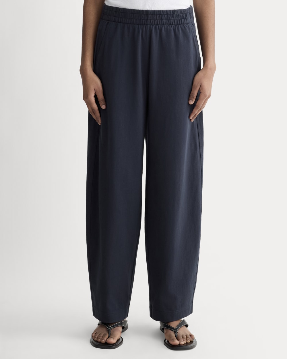 The Off-Duty Barrel Pant | Navy - Image 3
