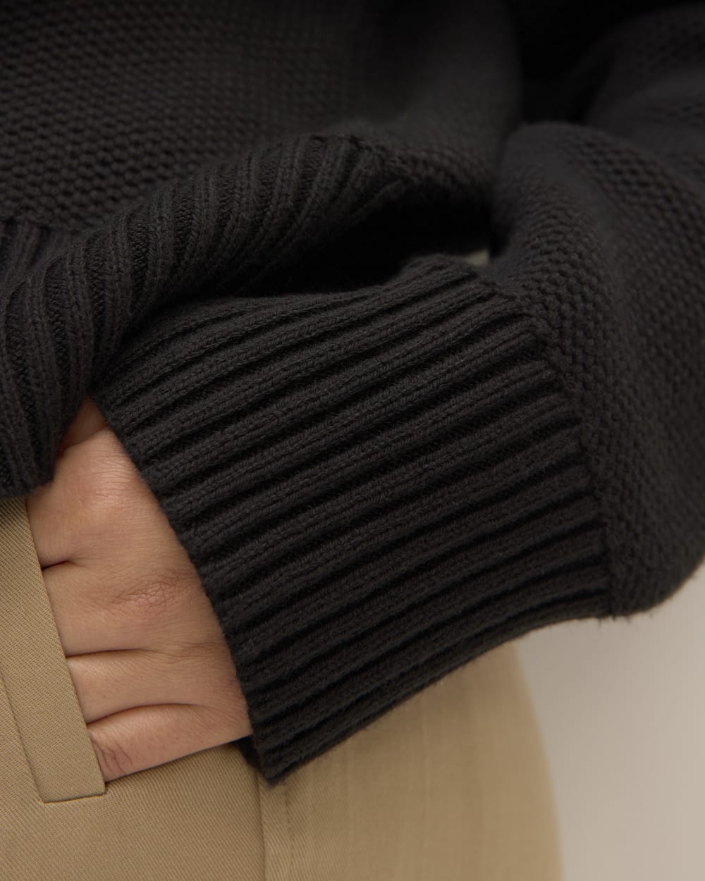 The Cotton Honeycomb Square Crew | Black - Image 5