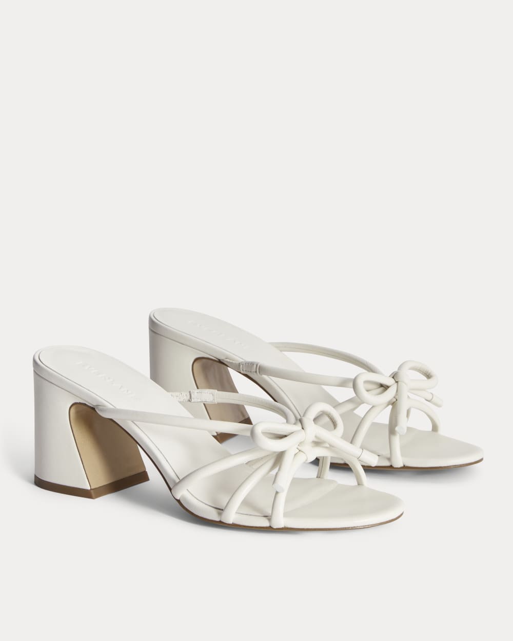 The Bow Heel | Canvas - Image 2